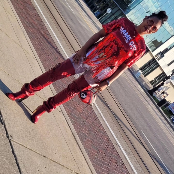 Meet your Posher, Jennez - Picture 3 of 3